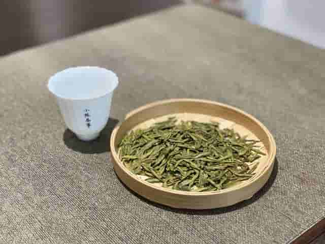 白茶这么绿，和绿茶有什么不同？老茶客：区别很大，看懂再买