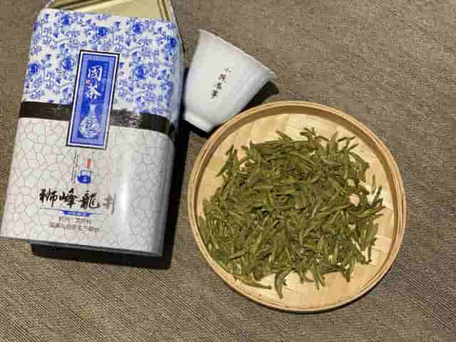 白茶这么绿，和绿茶有什么不同？老茶客：区别很大，看懂再买