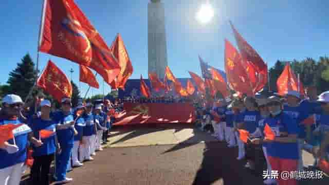 今天，鹤城全民健身动起来