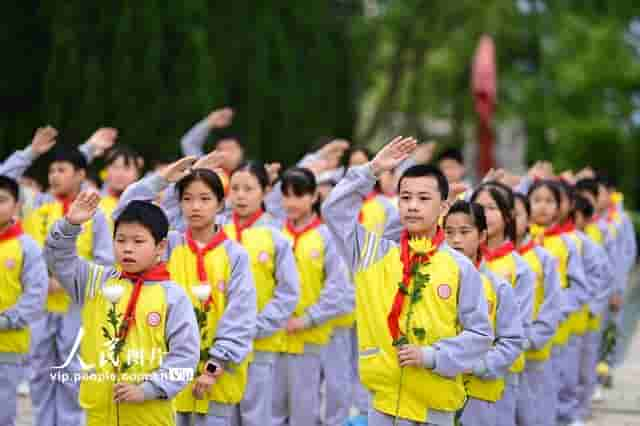 祭奠革命先烈 传承红色基因