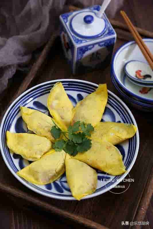 蛋饺，也叫“发财饺”，过年吃正适合，做时注意这几点，一次成功