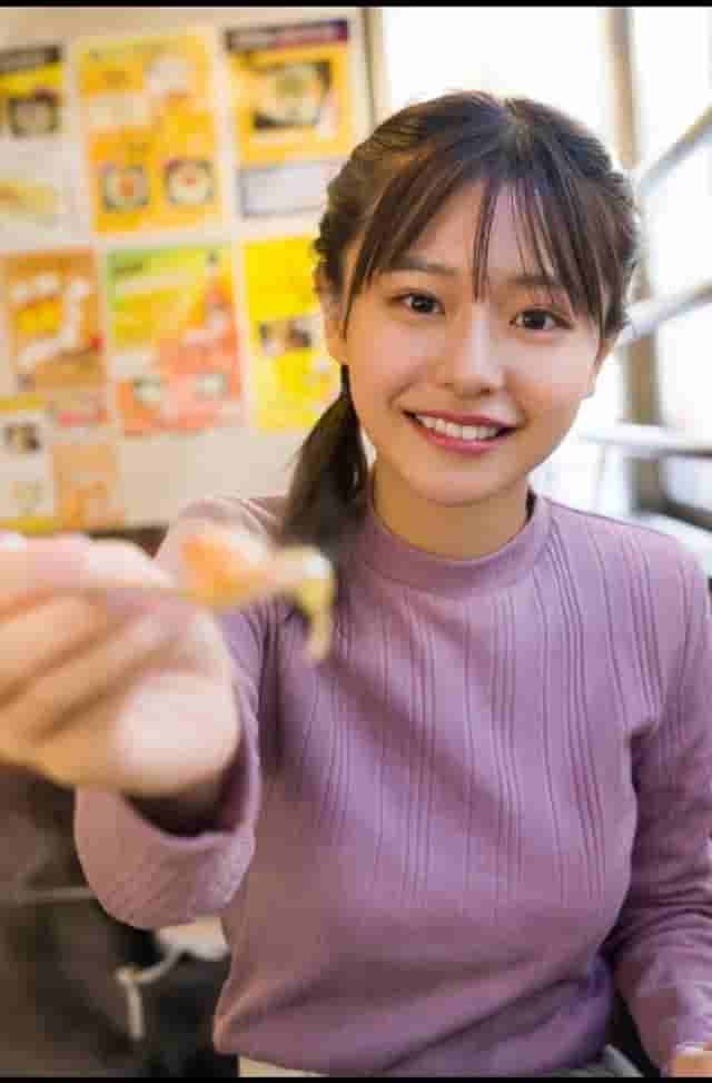 邻家女孩——日本清纯性感女星浅仓唯