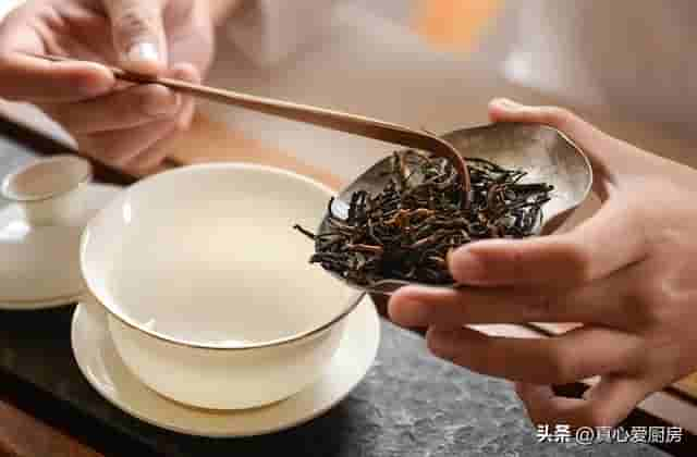 冲泡红茶最忌直接倒开水？如何泡出一杯甘醇好喝的红茶？建议了解