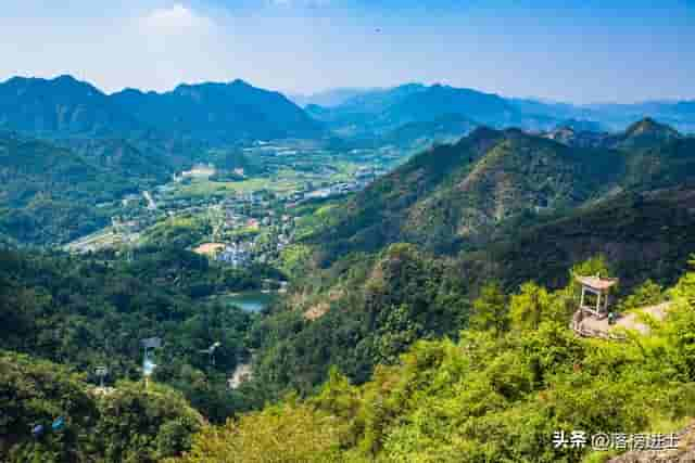 杭州建德有江南唯一一座悬空寺，距今已700多年，充满惊险和神奇