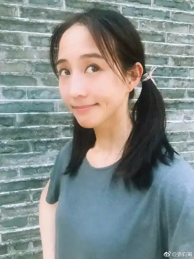 她是彭于晏心中的完美女神，37岁身材样貌如少女