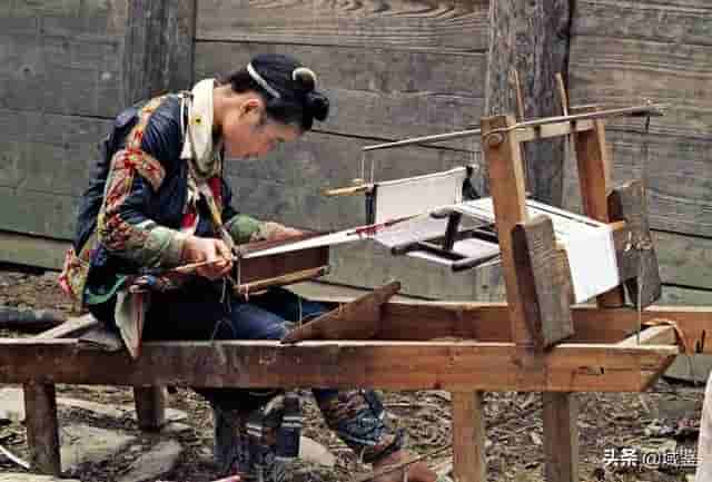 “织为云外秋雁行，机成锦绣丝绸路”——古代织布机发展史