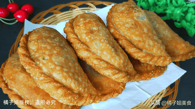 油炸饺子：多加一步，饺子皮不会发硬，酥脆美味，连吃10天也不腻