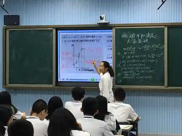 晋江：「校园新闻」侨声中学：2020年春晋江市“1+3+N”施俊芳名师工作团队召开第一次市级教研活动