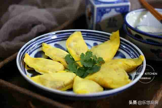 蛋饺，也叫“发财饺”，过年吃正适合，做时注意这几点，一次成功