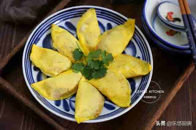 蛋饺，也叫“发财饺”，过年吃正适合，做时注意这几点，一次成功