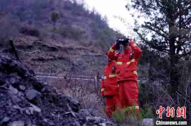 四川九龙县森林火灾：火场仅有零星烟点 得到全面有效控制