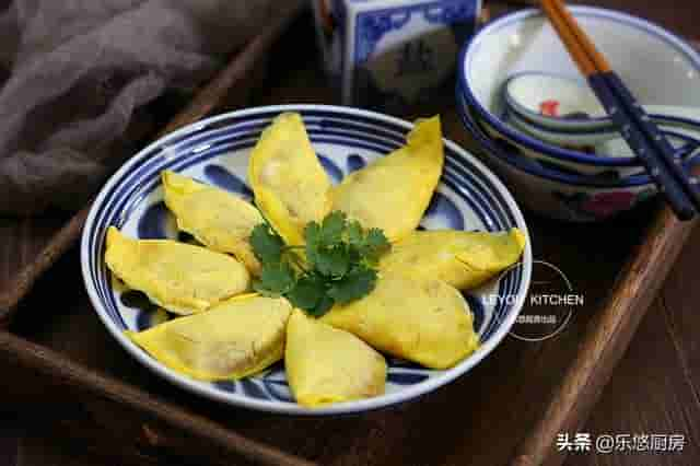 蛋饺，也叫“发财饺”，过年吃正适合，做时注意这几点，一次成功