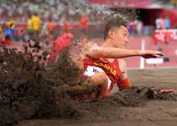 梦想藏在心里 努力落在脚下——专访亚洲首位世锦赛跳远冠军王嘉男