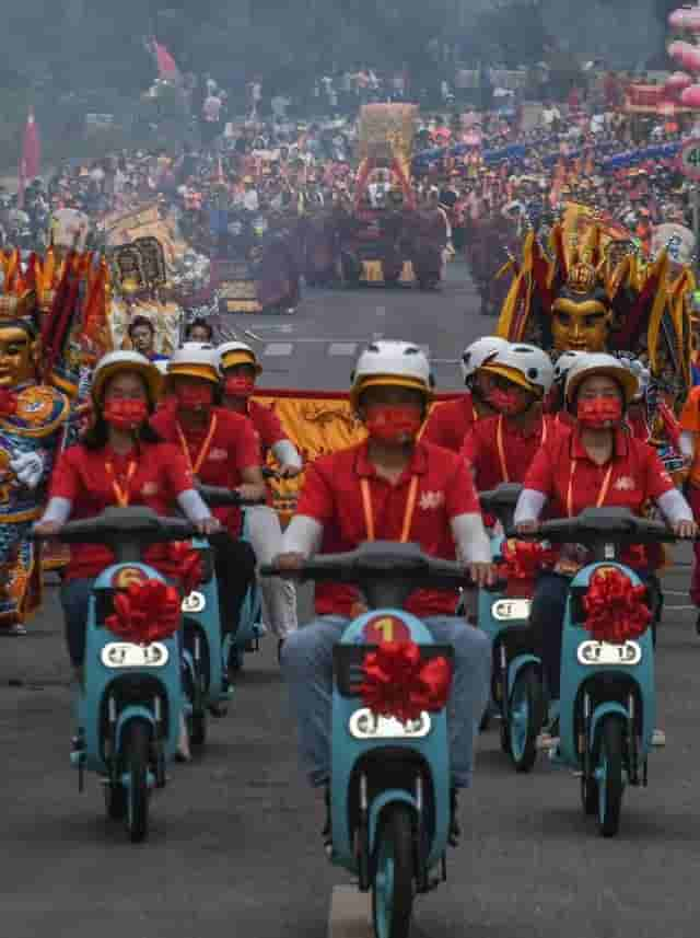 湄洲岛：烟花璀璨！迎接妈祖金身回銮