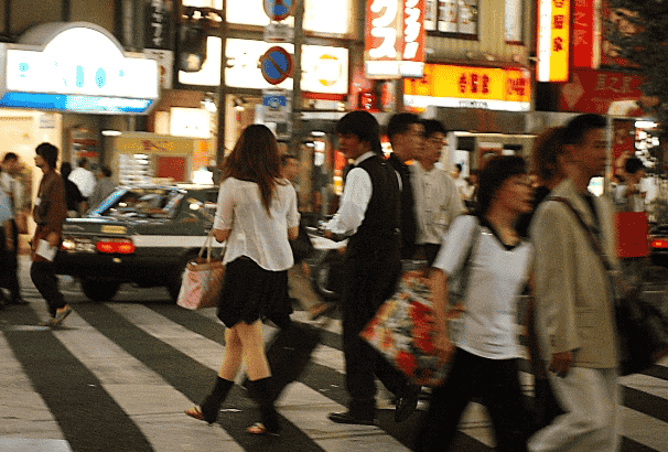 日本高中生拍成人片或将合法？！拐骗剥削年轻女性的产业链太恐怖