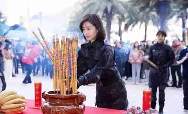 黄景瑜新剧来袭，女主是素颜女王，男二走大叔风总演有钱人