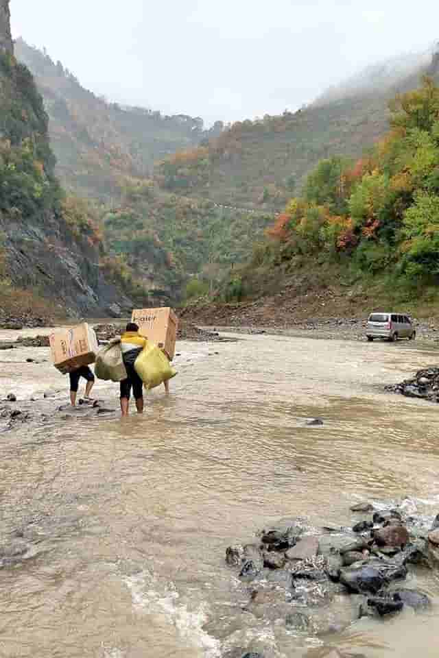 逃向成都：杜甫的入川之路