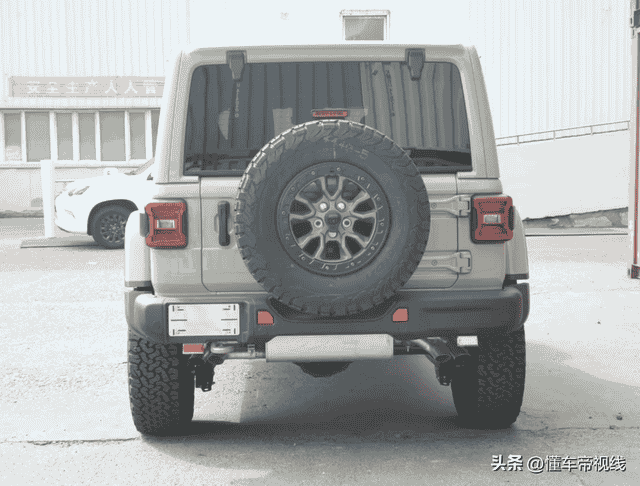 新车｜6.4升排量、报价190万的Jeep牧马人了解一下？满足国6b排放