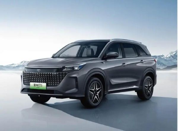 蓝电E5中型大七座插混SUV，价格9.98起步，荣耀版正式发布