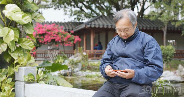 肺癌晚期，家人花几十万“延命”8个月：癌症晚期到底要不要治？