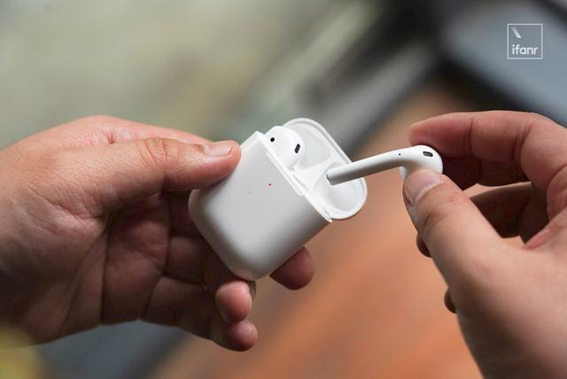 新 AirPods 评测：我戴了 24 小时，体验到这 6 大变化丨模范评测