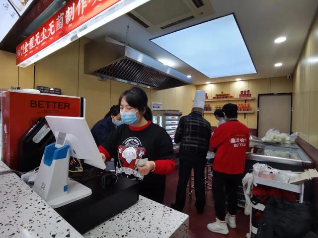 这家“网红美食”的上海首店，今天在玉屏南路上开业