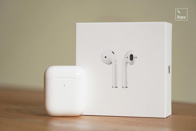 新 AirPods 评测：我戴了 24 小时，体验到这 6 大变化丨模范评测