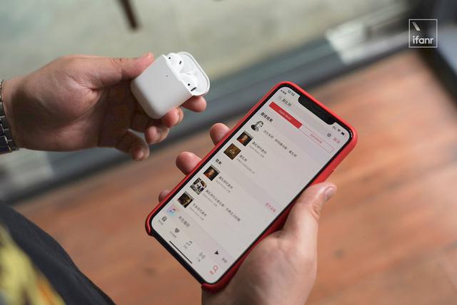 新 AirPods 评测：我戴了 24 小时，体验到这 6 大变化丨模范评测