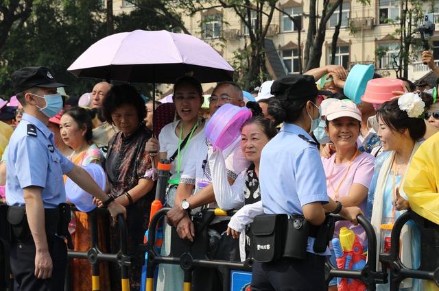 民俗节庆迎来“打卡潮”，公安机关全力护航