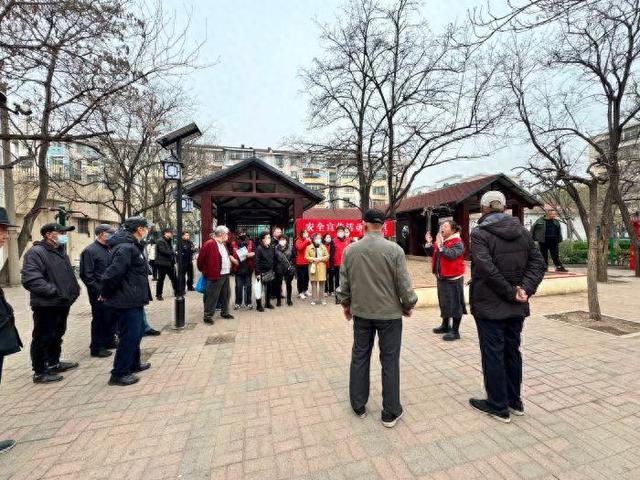 我为群众办实事丨新港街道三百吨社区开展安全宣传活动 共筑社区安全防线（附视频）