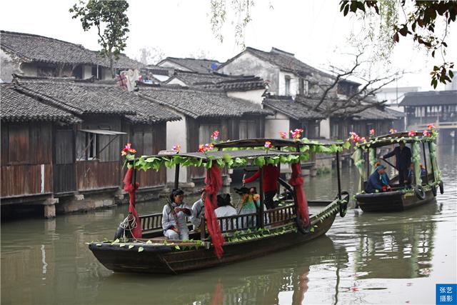 江南乌镇，十大历史文化名镇，素有“中国最后的枕水人家”之誉