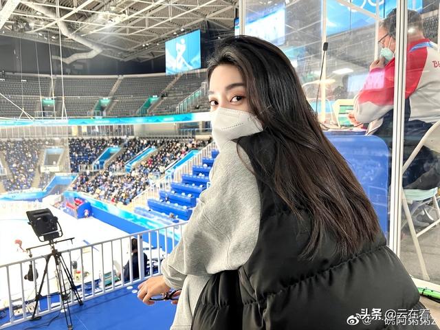 中国传媒大学北京冬奥会播报员美女粥粥迷人美照