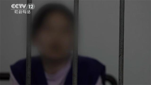 “黄鳝门”事件始末：女主播称直播平台告诉她内容尺度大来钱快？