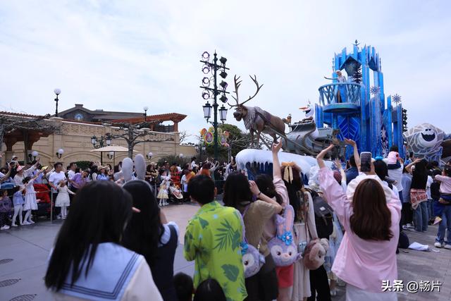 迪士尼春日花车巡游