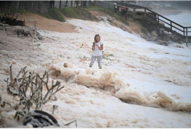 火还在烧！澳大利亚又遇30年罕见大暴雨和洪灾！太吓人了...