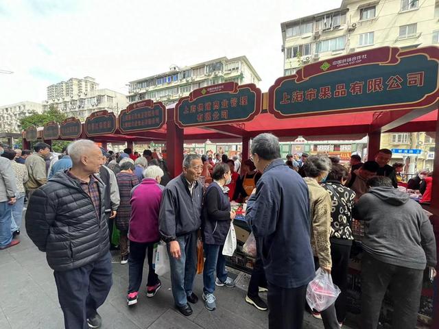 茭白、沃柑、鹿茸菇……生鲜直达！“雨生万谷悦美食”上海供销市集展销活动启动！