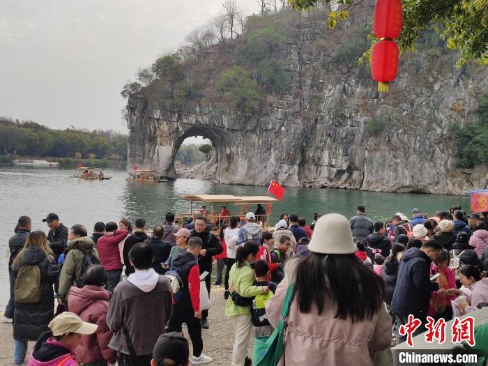 桂林春节假期山水魅力不减 文旅市场持续火爆