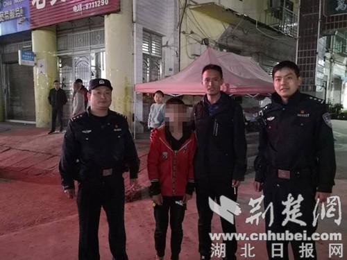 男孩深夜离家出走 老河口民警两小时找回