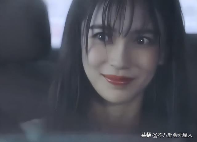 明明是美女，笑起来却很“恐怖”，这6位女星，不笑美艳一笑瘆人