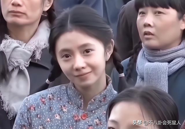 明明是美女，笑起来却很“恐怖”，这6位女星，不笑美艳一笑瘆人