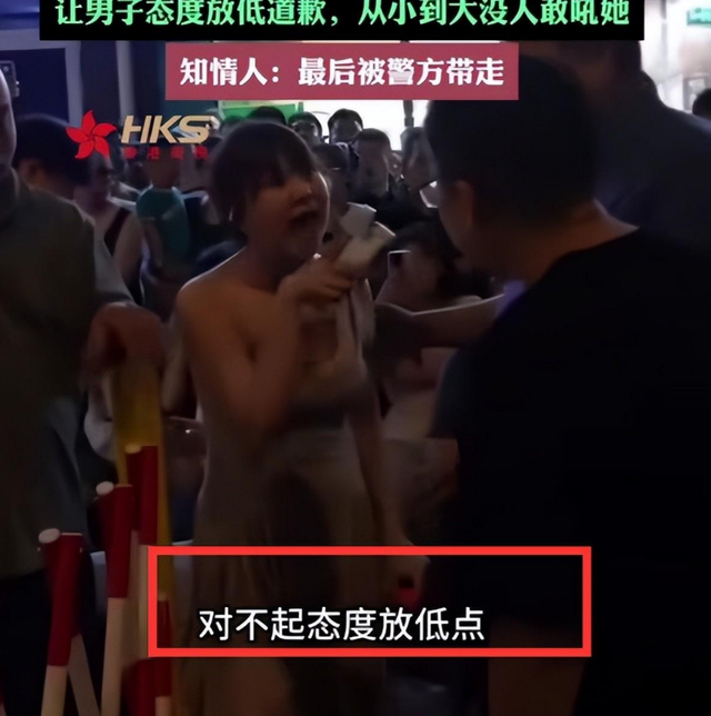 闹大了！上海这个说自己长得漂亮不用排队的美女，成功火遍全网