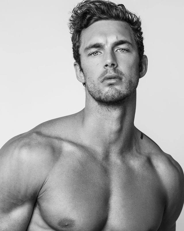 天菜男模Christian Hogue，金发碧眼，倒三角，八块肌，谁不可以