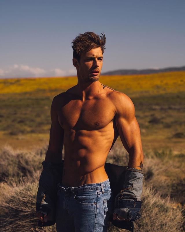 天菜男模Christian Hogue，金发碧眼，倒三角，八块肌，谁不可以