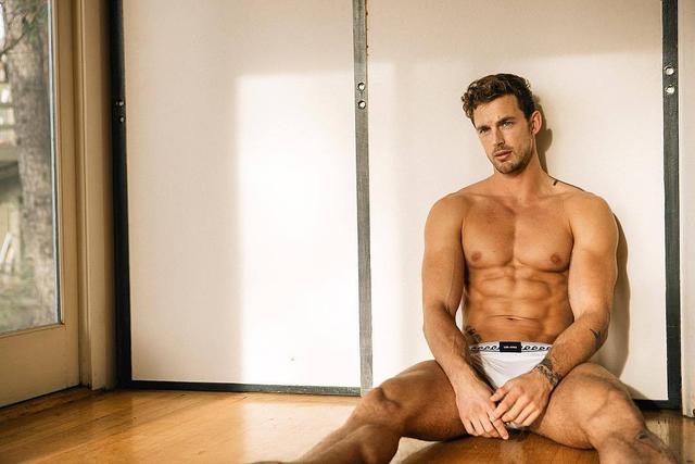 天菜男模Christian Hogue，金发碧眼，倒三角，八块肌，谁不可以