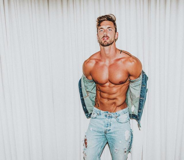 天菜男模Christian Hogue，金发碧眼，倒三角，八块肌，谁不可以