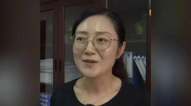 上班第一天就有两位美女官员被查！一个都跑不掉！这是人民的呼声