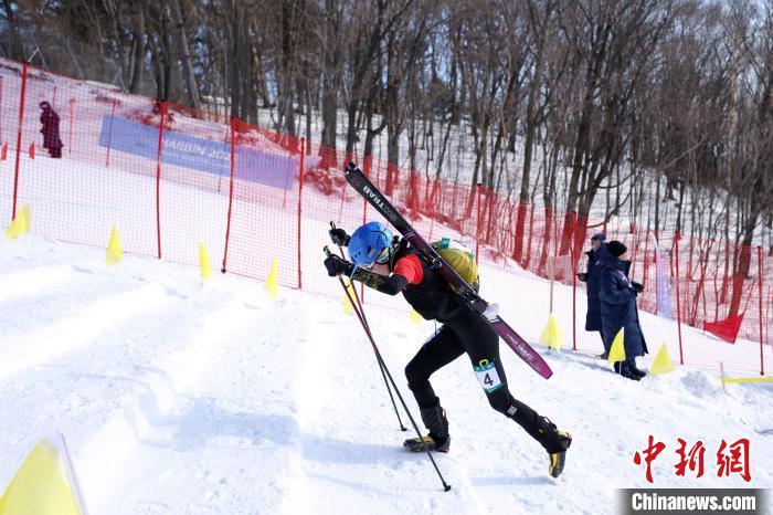 （哈尔滨亚冬会）包揽男女短距离金银铜牌 中国滑雪登山队掀“青春风暴”