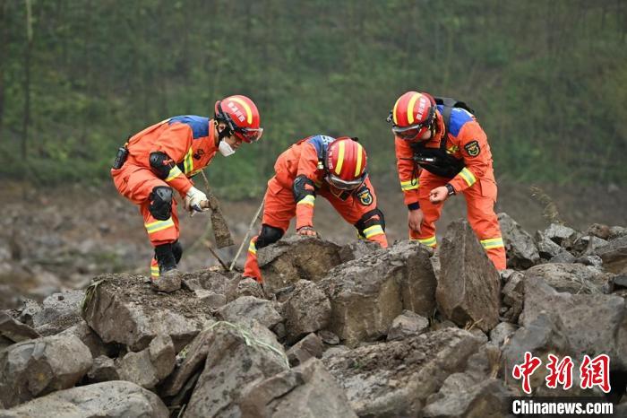 四川筠连“2·8”山体滑坡灾害：受灾群众生活需求基本得到保障