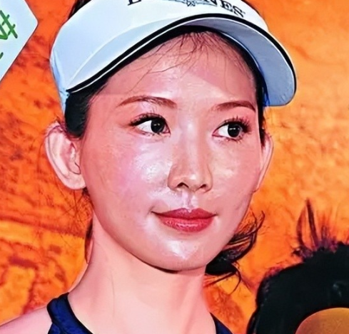 素颜是检验美女的真谛！7位女星镜头前艳光四射，卸妆后：姨你谁