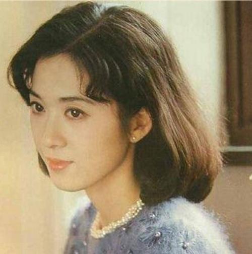 “挂历女神”龚雪的另类成名史，以及35年前的一桩“桃色事件”